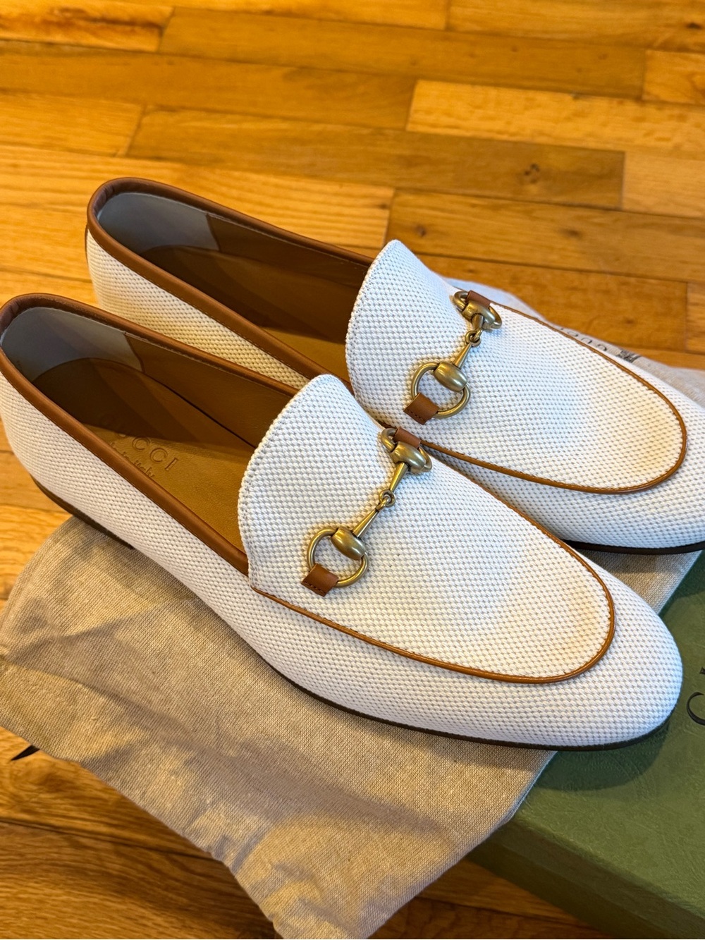 New Men’s Gucci Jordan White Textured Loafers with Gold Horse-bit Bit